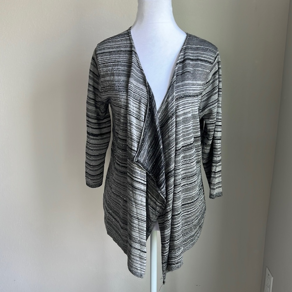 Covington Petite women’s gray,black& silver open sweater   $5/25